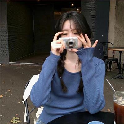 穿成侯府老夫人我一拖三救全家